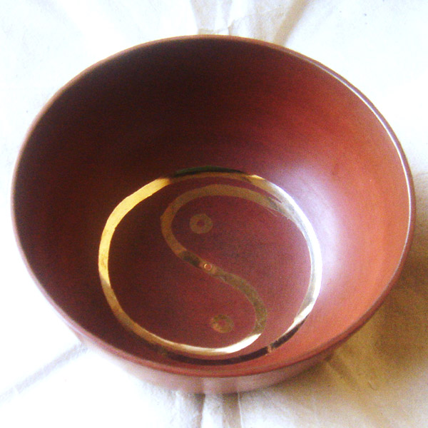 Glossy - Flat Ying Yang Design Brown Colored Singing Bowl