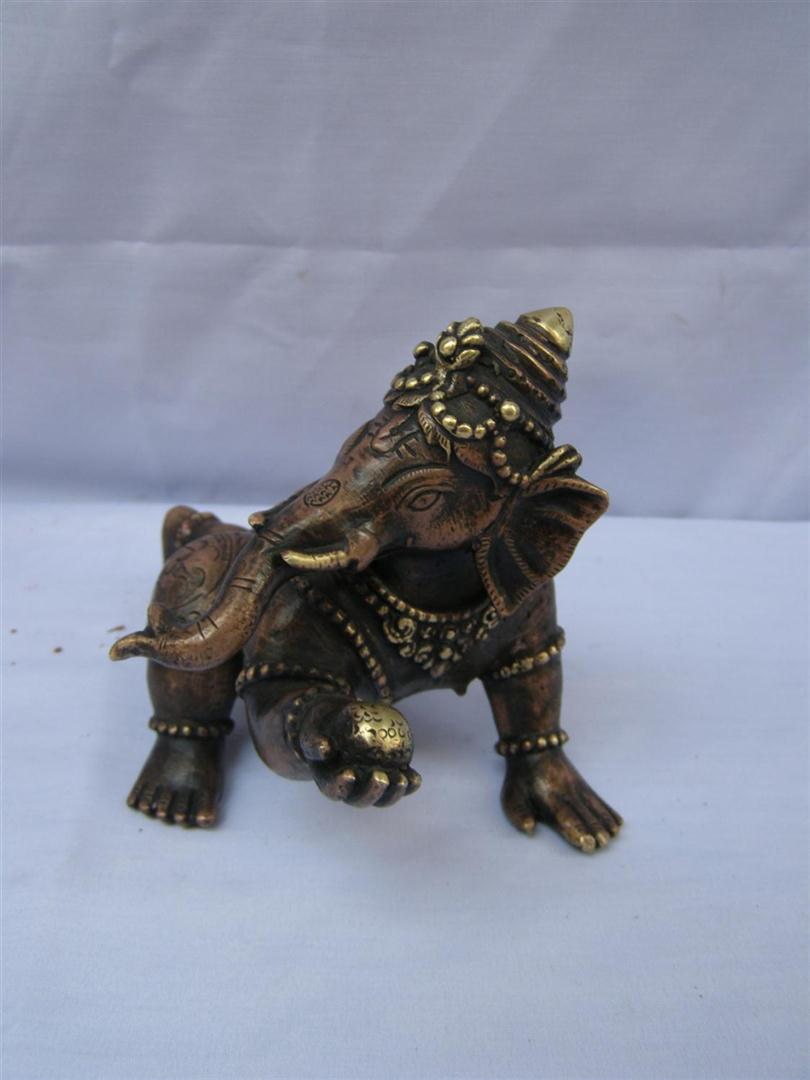 Exquisite And Rare Nepali Brass Ganesh Statue, old Post, remakable