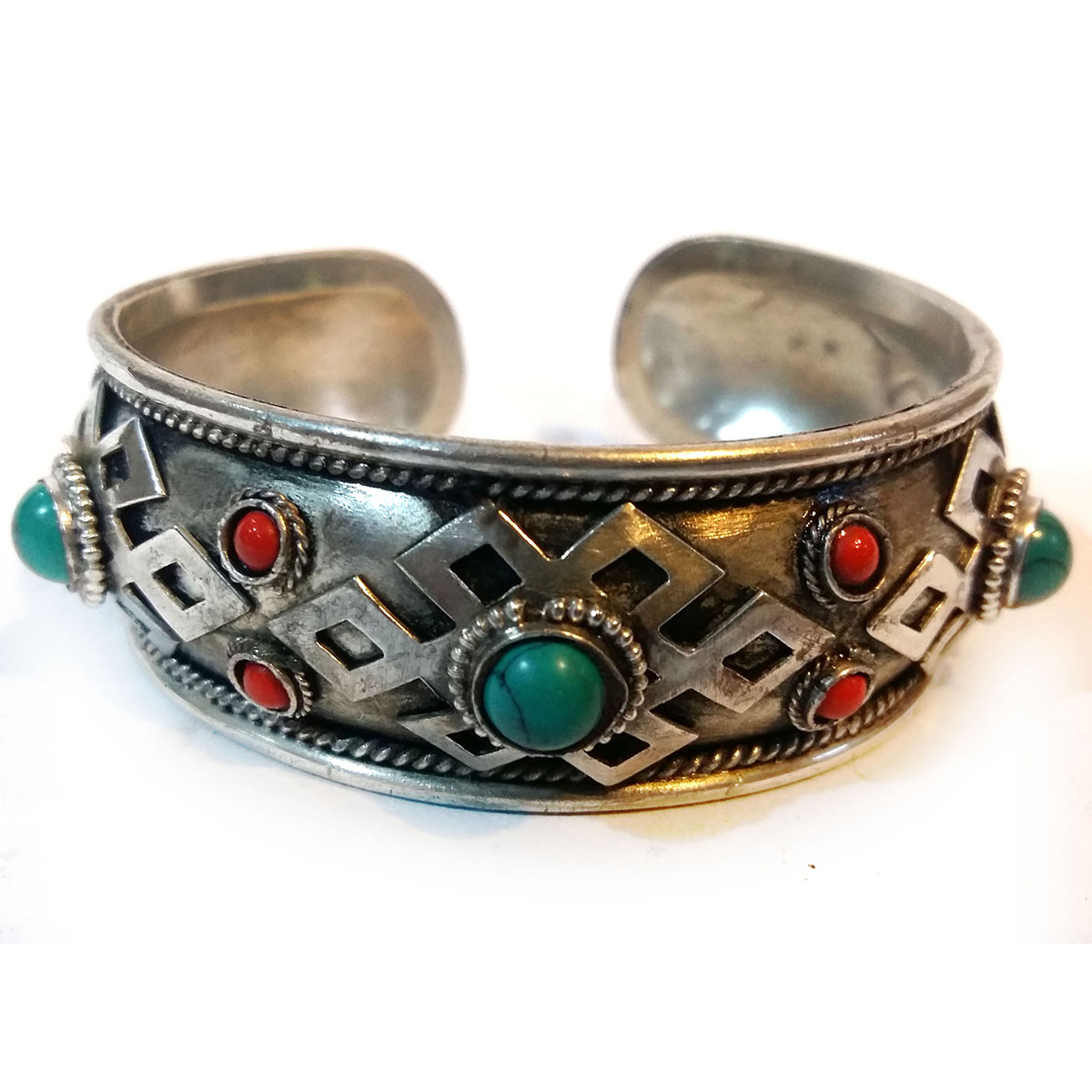 Endless Knot Metal Bracelet <span Style=