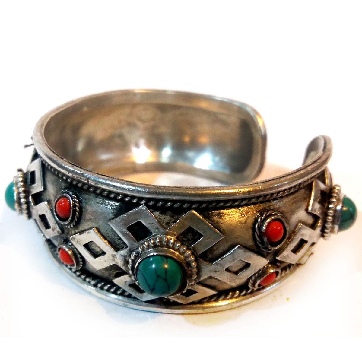 Endless Knot Metal Bracelet <span Style=