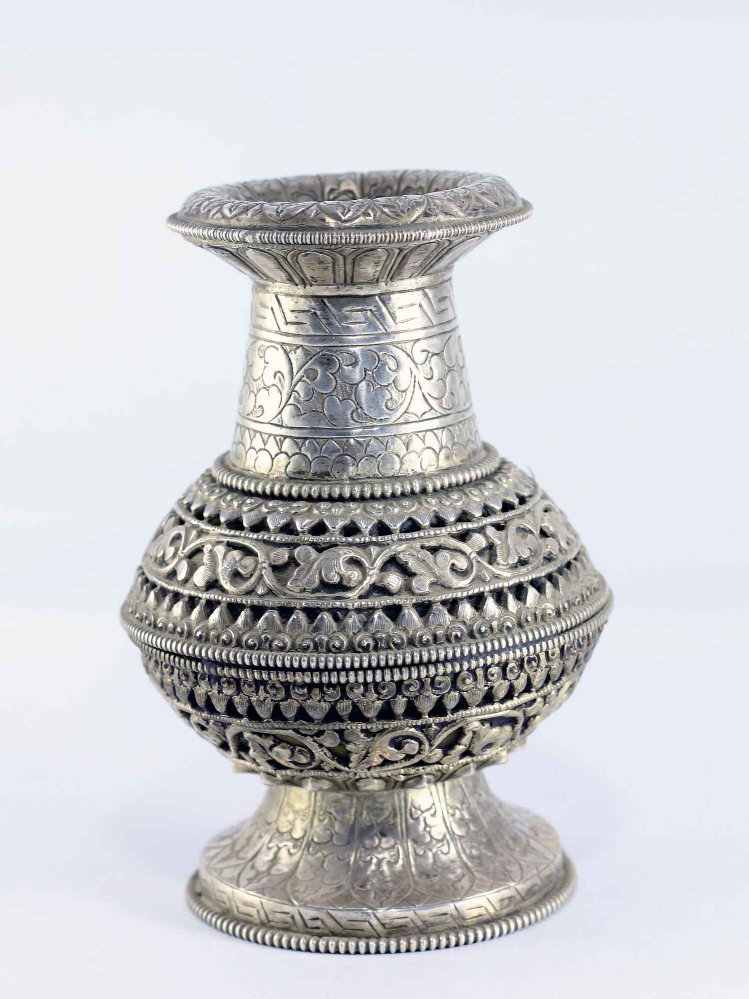 Silver Tibetan Flower Vase : Vase Over Imitation Amber Vol 3