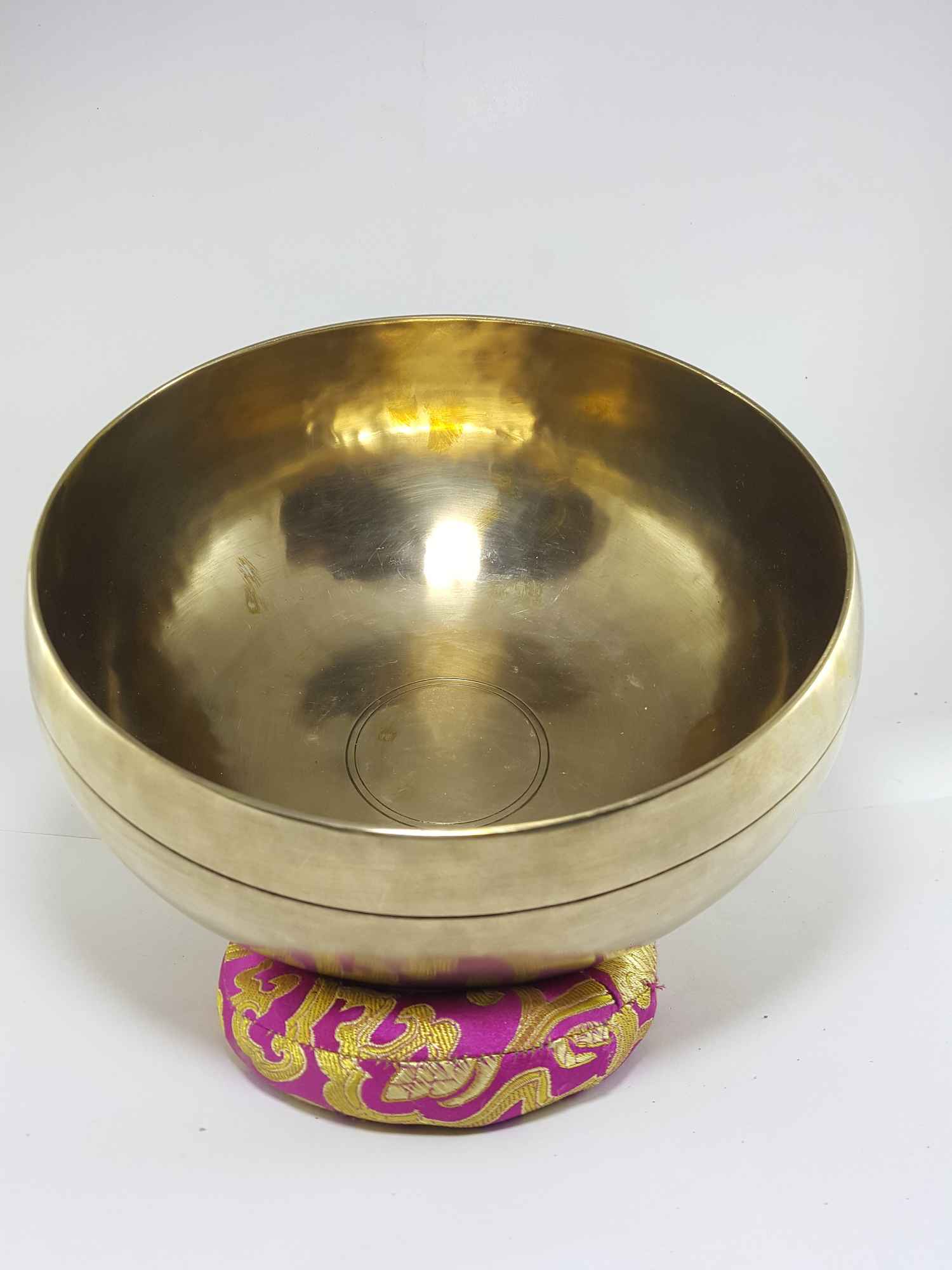 High Quality Peter Hess Singing Bowls, Hand Hammered Clean Finishing <span Style=