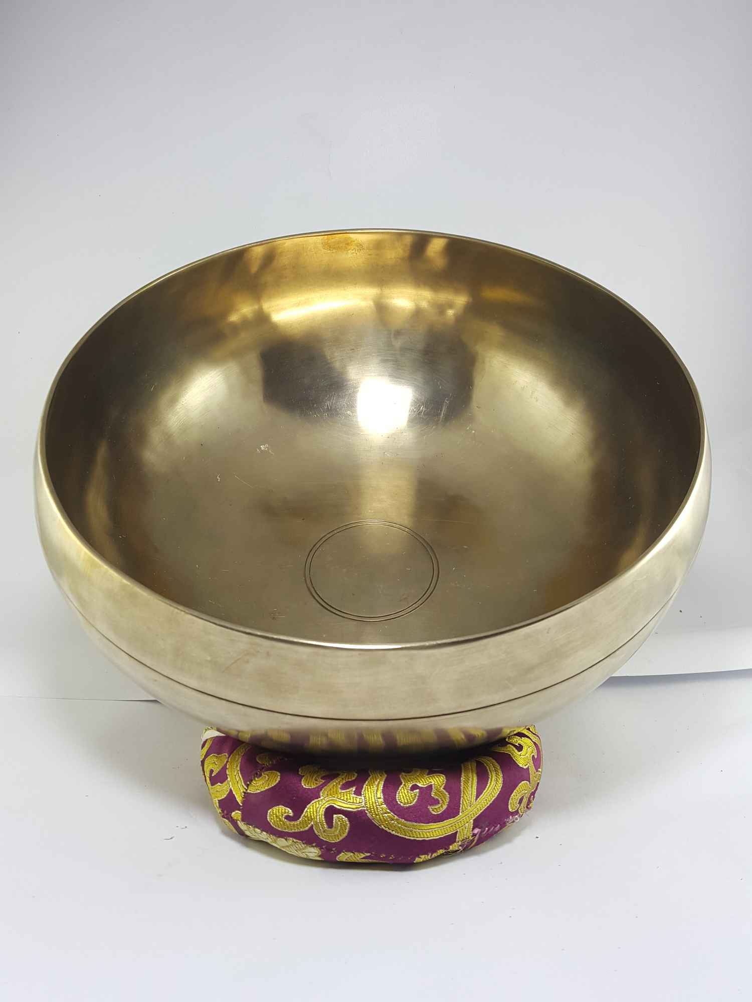 High Quality Peter Hess Singing Bowls, Hand Hammered Clean Finishing <span Style=