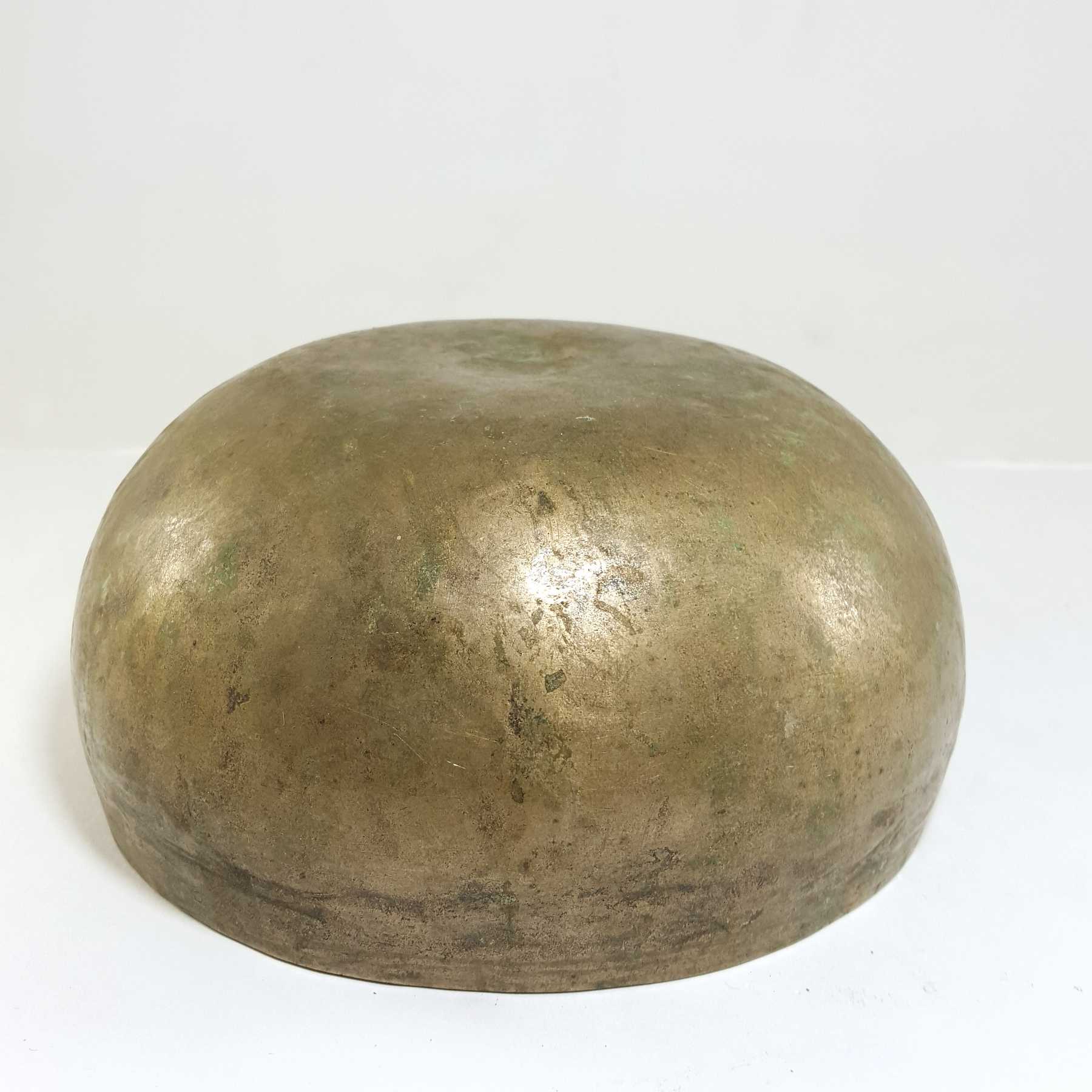 Antique Kopre Handmade Singing Bowls, ultra Lightweight, professional Tool, 219 Hz, a3 Chakra, select Accessories