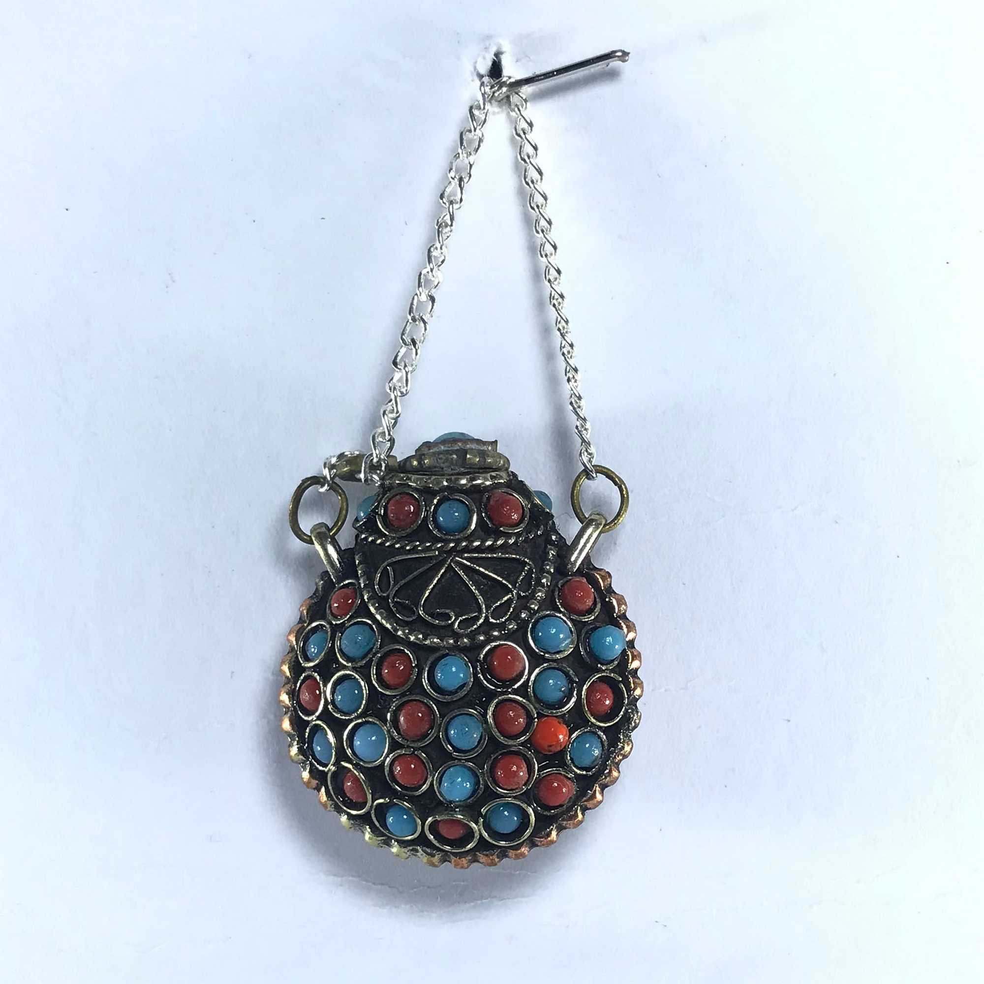 White Metal Pendant <span Style=