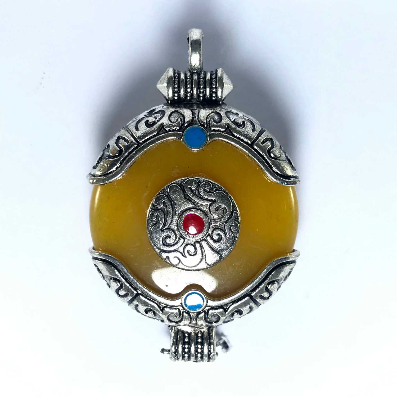 Metal Double Side Pendant <span Style=