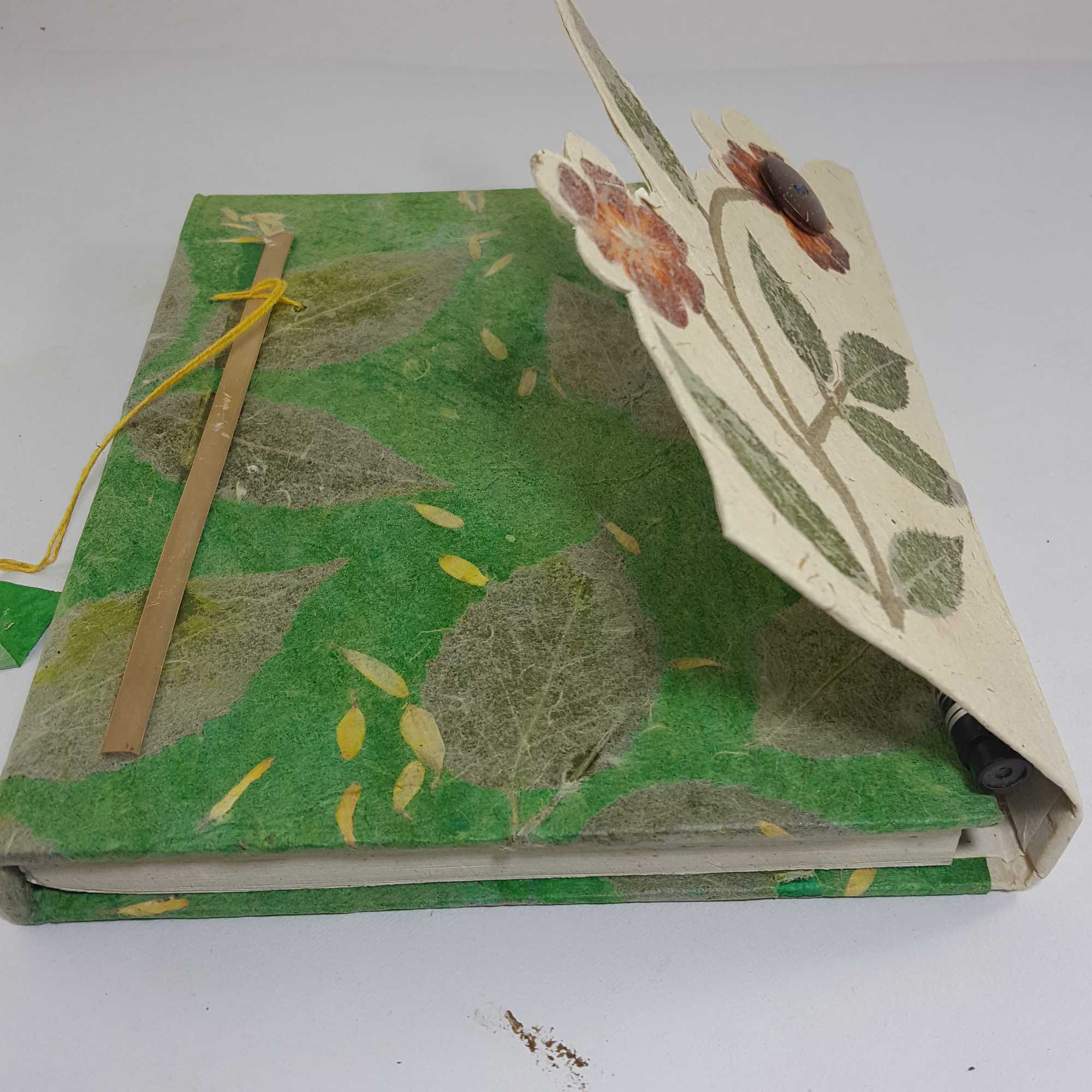 Folding Lock, Lokta Paper medium Notebook, 45 Pages, tie Dye, real Flower, Green