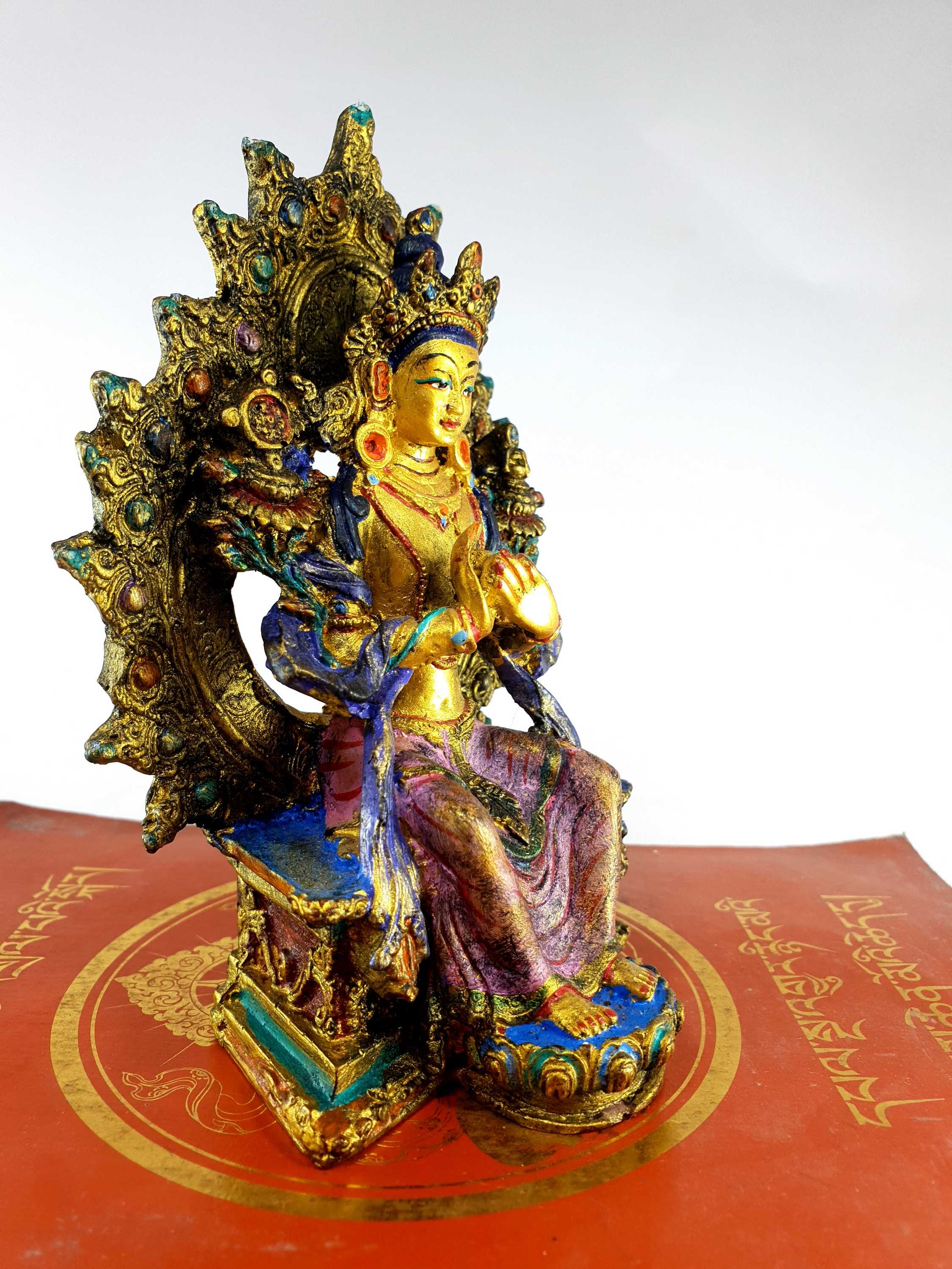 Resin Statue <span Style=