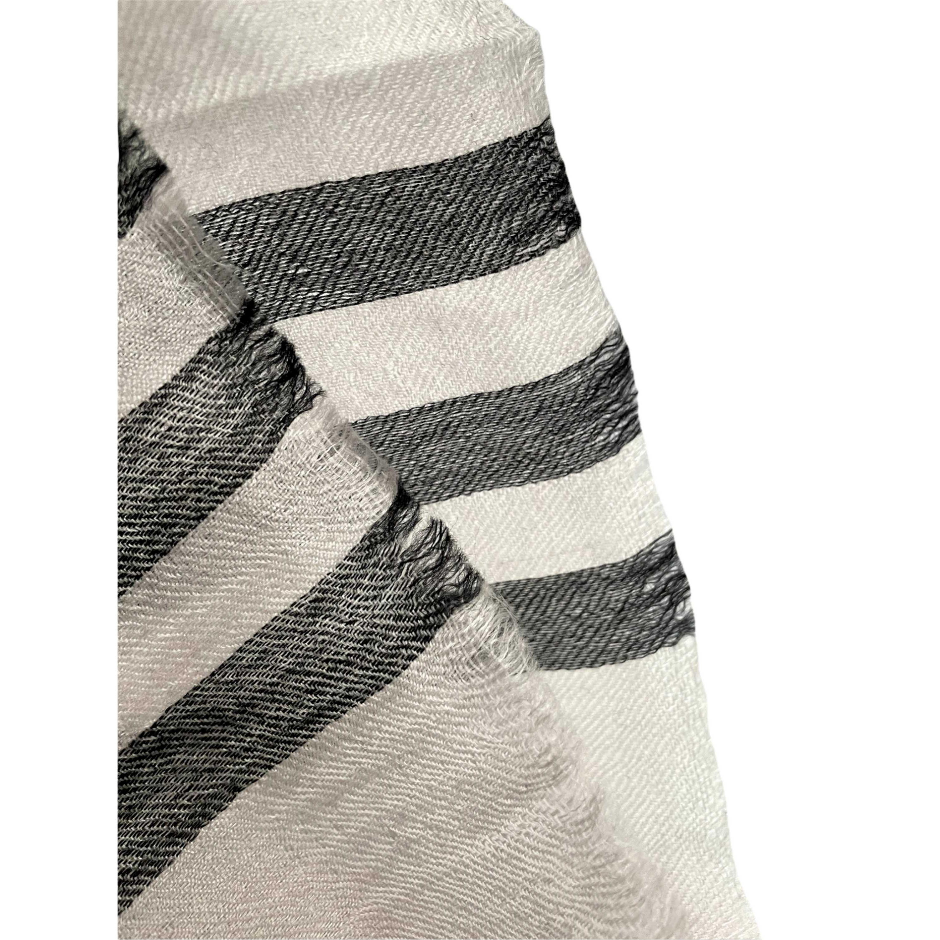 Ring Shawl,a Thin, Soft, And Light Shawl For All-weather Use, Two-ply Wool, Real Pashmina Wool, White With Stripes