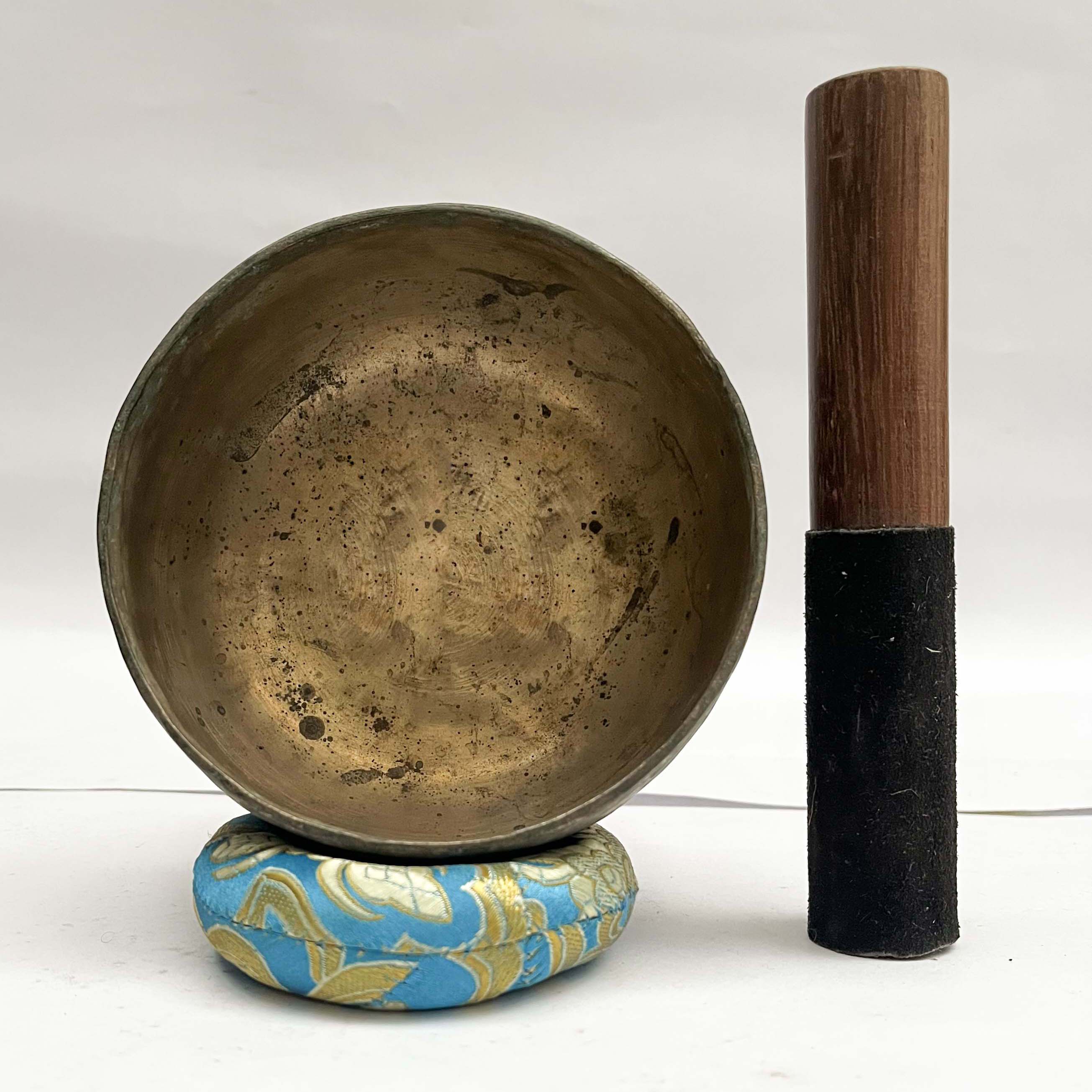 old Hand Beaten Bronze kopre Singing Bowl With antique, select Accessories