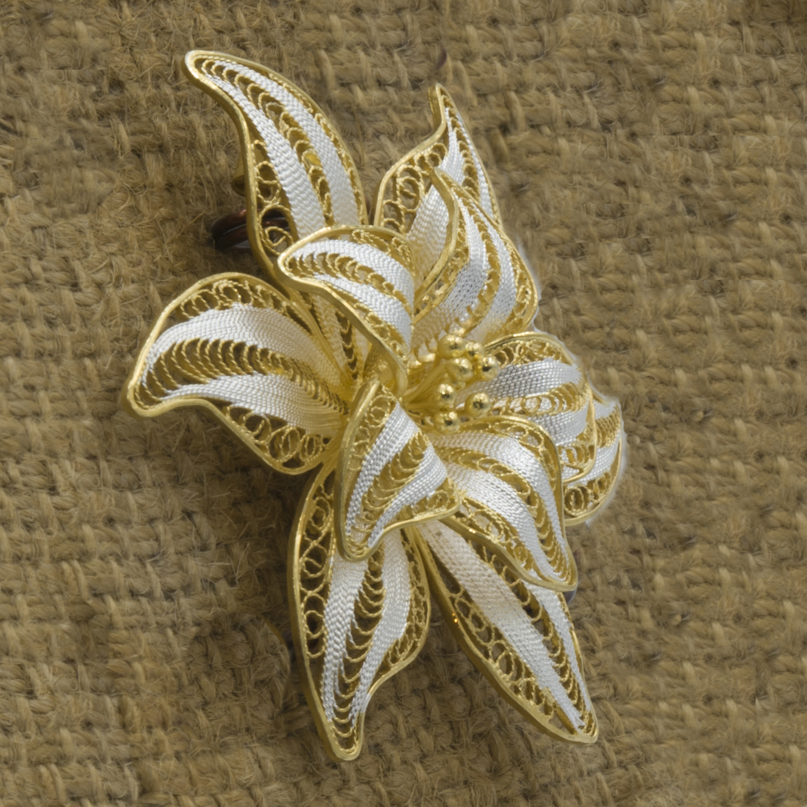 Classic Sterling Silver Flower Design Etched Brooch