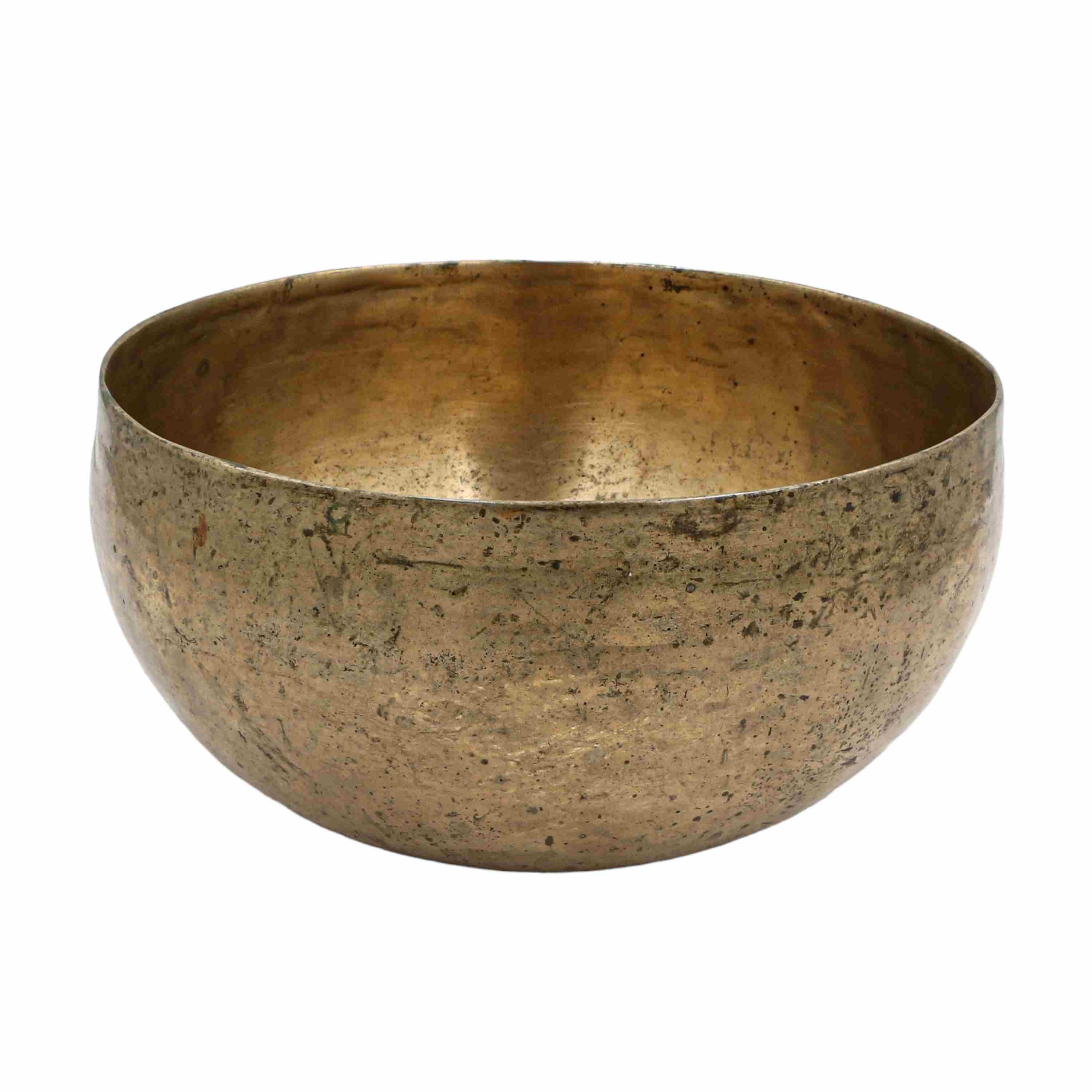 old, Buddhist Hand Beaten kopre Singing Bowl, With antique Finishing, select Accessories