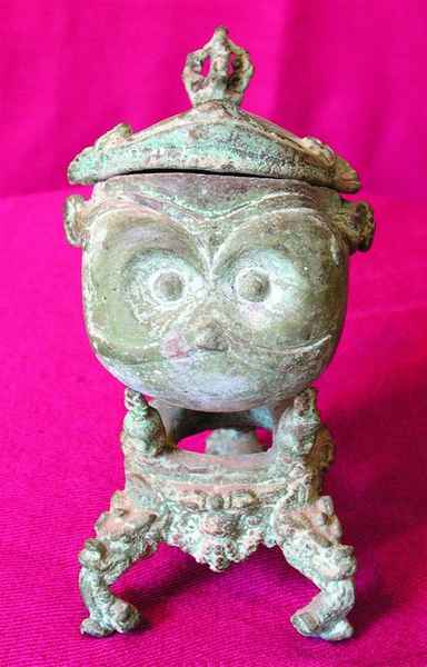 Skull Kapala Statue