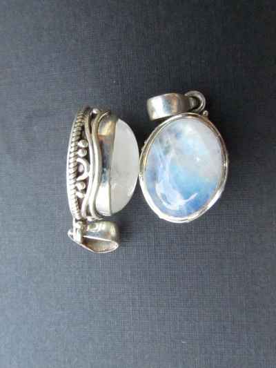 Rainbow Moonstone Pendnte