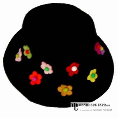 Black Flet Hat With Flowers
