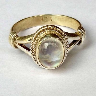 Sterling Silver Ring With Moonstone