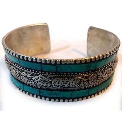 Siku Metal Bracelet With Green Stone Setting