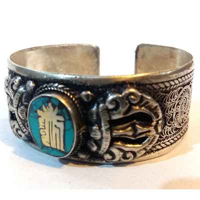 Dorje Metal Bracelet With Kalachakra Center