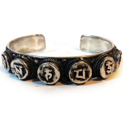 Metal Bracelet With Om Mani Padme Hum Blocks
