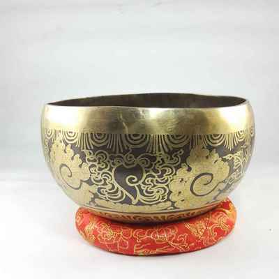 Mustang Bronze Hand Beaten Bowls With Endless Knot At The Centre, [select Accessories]