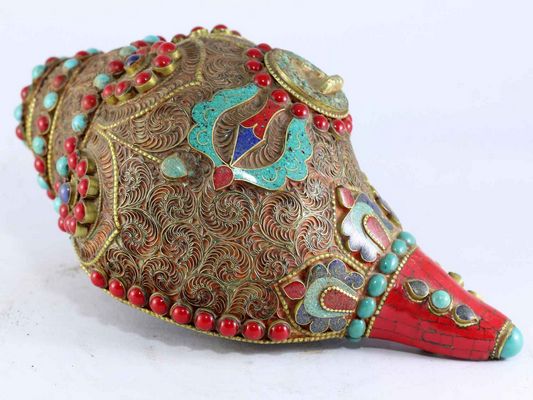 White Metal Filigree Conch Shell With With Buddha