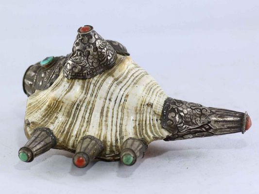 Unique Tibetan Traditional Conch Shell Will Silver Plated Carving And Embabed Stones