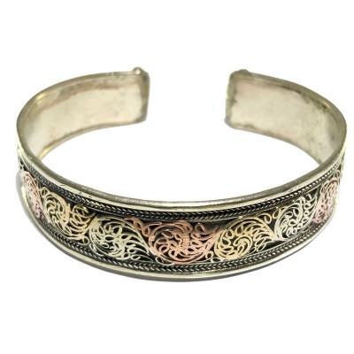 Metal Bracelet With Siku Design