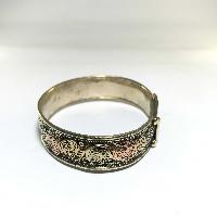 Metal Bracelet With Siku Design