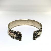 Metal Bracelet With Siku Design