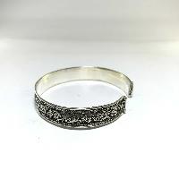 Metal Bracelet With Siku Designq