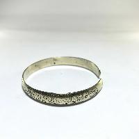 Metal Bracelet With Carving