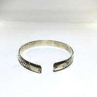 Metal Bracelet With Carving