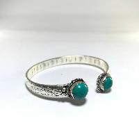 Metal Bracelet With Stone Setting