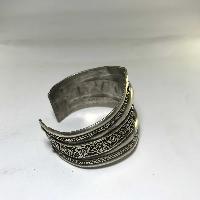 Metal Bracelet With Siku Design