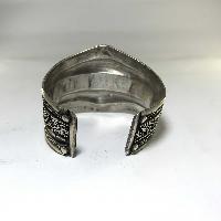 Metal Bracelet With Siku Design