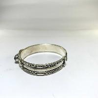 Metal Bracelet With Three Stones