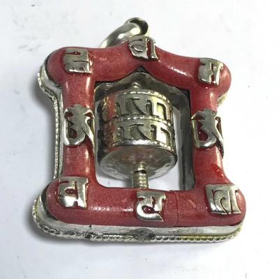 White Metal White Metal Pendant With Stone Setting