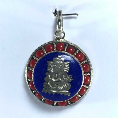 White Metal Ganesh Pendant With Stone Setting