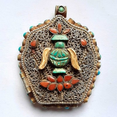 Tibetan [silver] Purna Kalash [full Vase] Ghau Amulet, With Real Tourquise And Coral