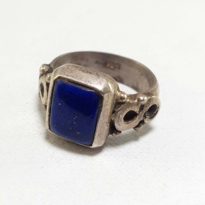 Nepali Silver Ring With Lapis Lazuli