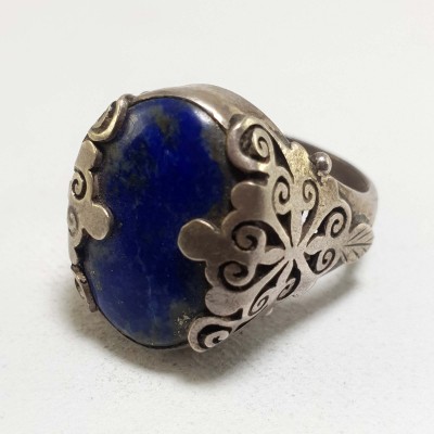 Nepali Silver Ring With Lapis Lazuli