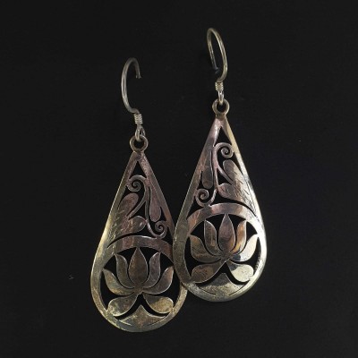 Silver Earrings With []
