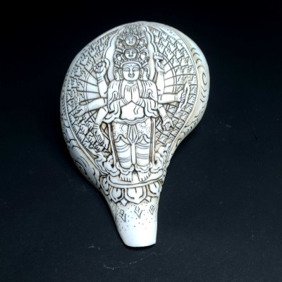 Tibetan Conch Shell With Sahasrabhuja Avalokitesvara [hand Carved]