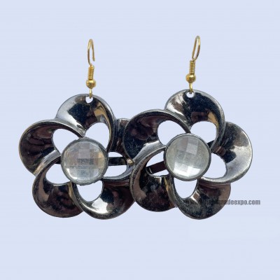 Metal Earring [flower Design], With Stone