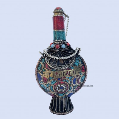 Unique Collectible Snuff Bottle, Nars Dani, With [metal Setting]