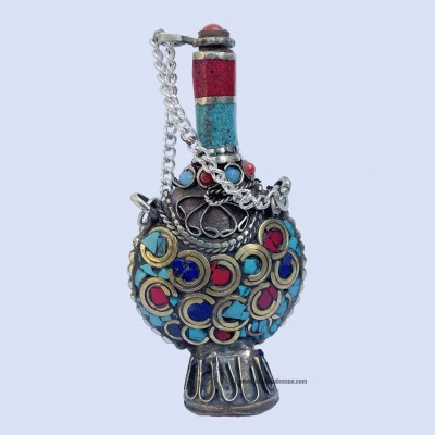 Unique Collectible Snuff Bottle, Nars Dani, With [metal Setting]