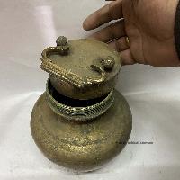 Antique Kamandalu, Vessel