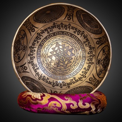 Fine Carving Singing Bowl [jambati], With [sri Yantra], [etching Carving], [select Accessories]
