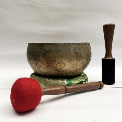 [old] Hand Beaten Bronze [kopre] Singing Bowl With [antique], [select Accessories]