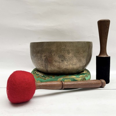 [old] Hand Beaten Bronze [kopre] Singing Bowl With [antique], [select Accessories]